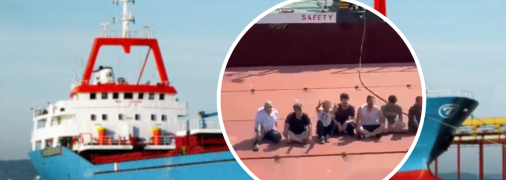 Моряки послали русский корабль подальше и двинулись в сторону Турции. Дальше появилось видео с россиянами. Это могло быть уже в водах Турции