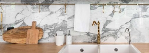 Кухонная дощечка собирает много микробов