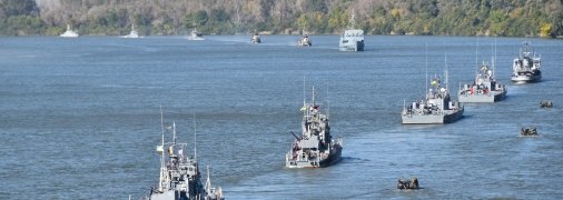 Корабли в море