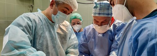 Надо сложить кости, затем сшить сосуды и нервы