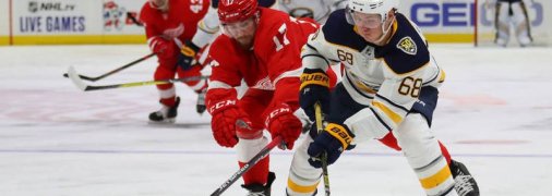 В НХЛ столкнулись с дефицитом клюшек из-за коронавируса