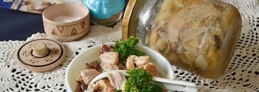 Куряча тушонка зберігається дуже довго