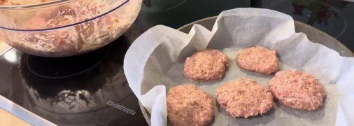 Жарка котлет на пергаменте