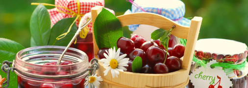 Вам потрібна лише вишня і трохи цукру