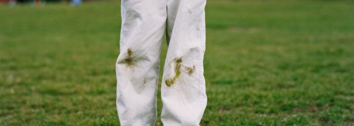 Благодаря этим советам вы сможете удалить пятна от травы с одежды