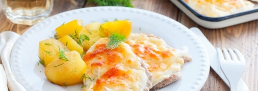 Нежные куриные отбивные с сыром в духовке