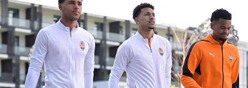 "Шахтер" отправился на игру против АЗ