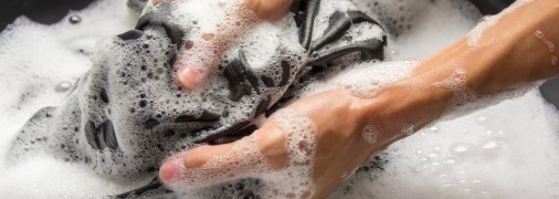 Как удалить с одежды жирные пятна