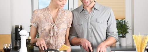 В українській мові слова "жарке" немає