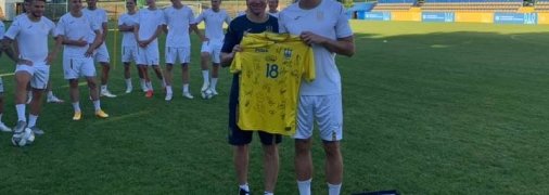 Кто такой Илья Забарный и как началась его карьера? 