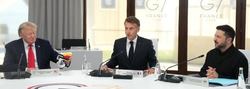 Лидеры США, Франции и Украины на саммите G7