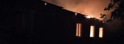 Удар блискавки підпалив школу в Рівненській області (фото)