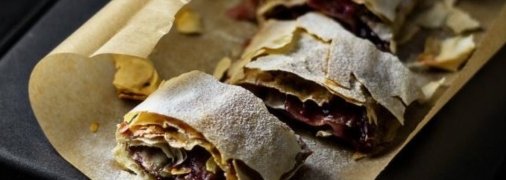 Штрудель со сливами