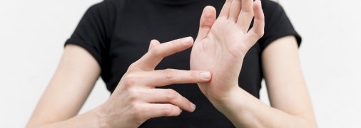 Коли свербить ліва рука, це до несподіванок