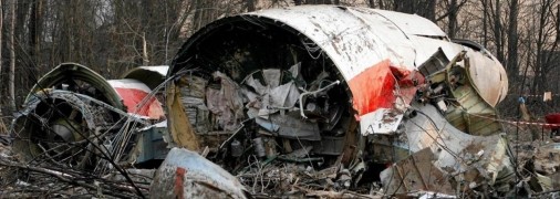 Залишки літака Ту-154М. 11 квітня 2010 року