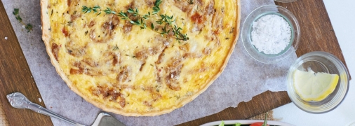 Пирог с карамелизированным луком – это традиционное французское блюдо