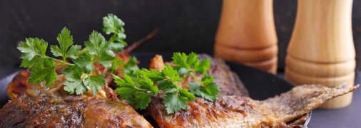 Что приготовить из карася: 5 вкусных идей