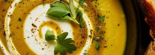 Этот суп станет отличным вариантом обеда (изображение создано с помощью ИИ)