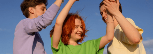 Листівки та картинки з Днем дружби 2025