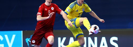 Денис Неведров в матче против Украины