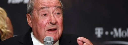 "Трус": Арум в очередной раз раскритиковал Джошуа