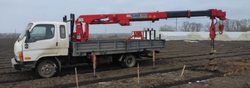 Медикам потрібна бурова машина із краном