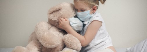 Больницы забиты: "дельта"- штамм коронавируса все больше бьет по детям в США