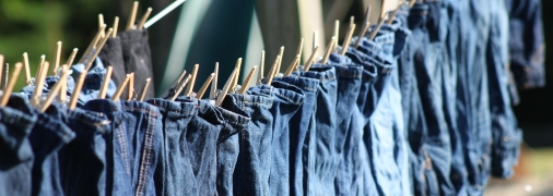 Спритний трюк із джинсами замінить сушильну машину