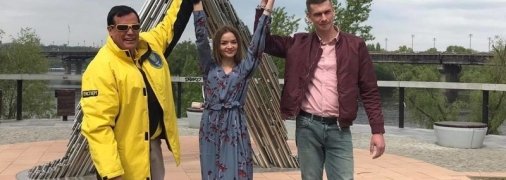 Вошли во вкус: сковавшая себя цепью пара из Харькова не собирается ее снимать