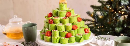 Святкова їстівна ялинка з млинців