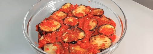 Гостренька закуска з баклажанів