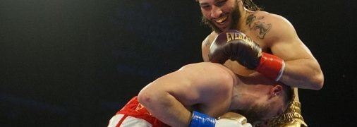 Уолш победил Айалу