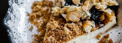 Баскский чизкейк получается невероятно нежным