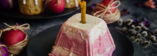 Необычная творожная паска с вишневым вареньем