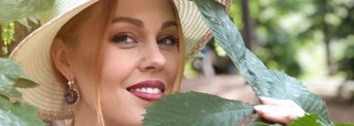 Беременная в третий раз певица Alyosha очаровала сеть трогательным видео