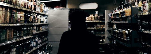 Крепкие напитки все еще пользуются спросом среди украинцев, однако их стоимость "кусается"