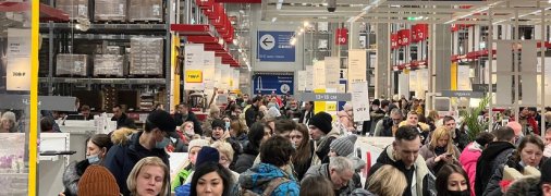 Росіяни змітають із полиць магазинів "залишки розкоші"