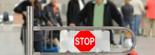 Пока в стране продолжается военное положение, выезд за пределы страны ограничен