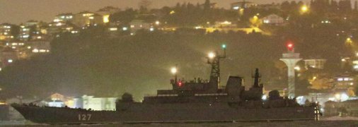 Один из огромных десантных кораблей России