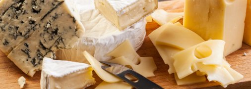 Кулинарные секреты: чем заменить дорогие сыры в блюдах (таблица)