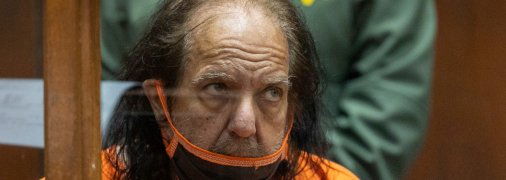 Актеру грозит 330 лет тюремного заключения.