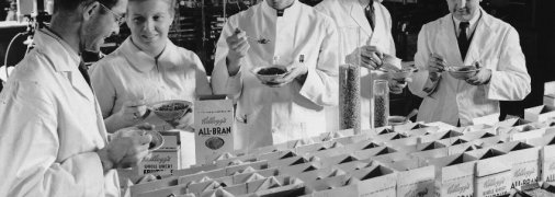 День изобретения кукурузных хлопьев