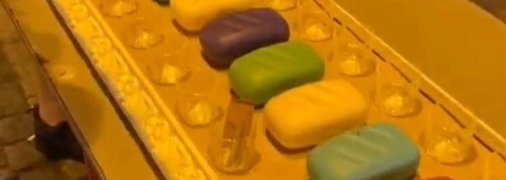 Туристы опустошают кошельки, испытывая свою удачу