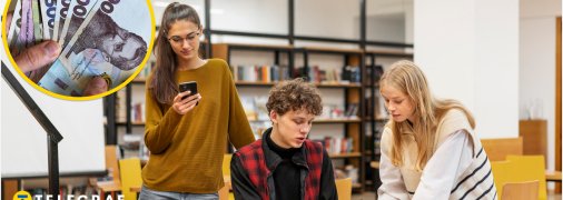 Дві дівчини та хлопець