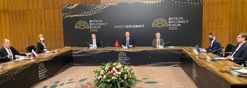 Встреча Кулебы и лаврова проходит в турецкой Анталье