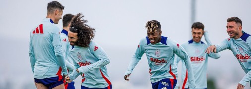 Игроки сборной Испании на тренировке