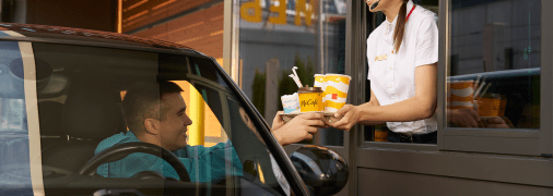 Підлітки в Україні можуть офіційно працювати в МакДональдс