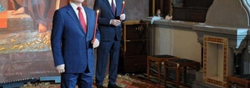 Не отбрасывает тень и лицо восковой фигуры: последние фото Путина озадачили сеть