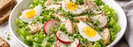 Салат с редькой, филе и яйцами