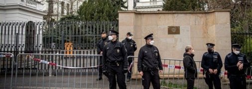 День Победы со слезами на глазах:  Россия теряет союзников по лагерю